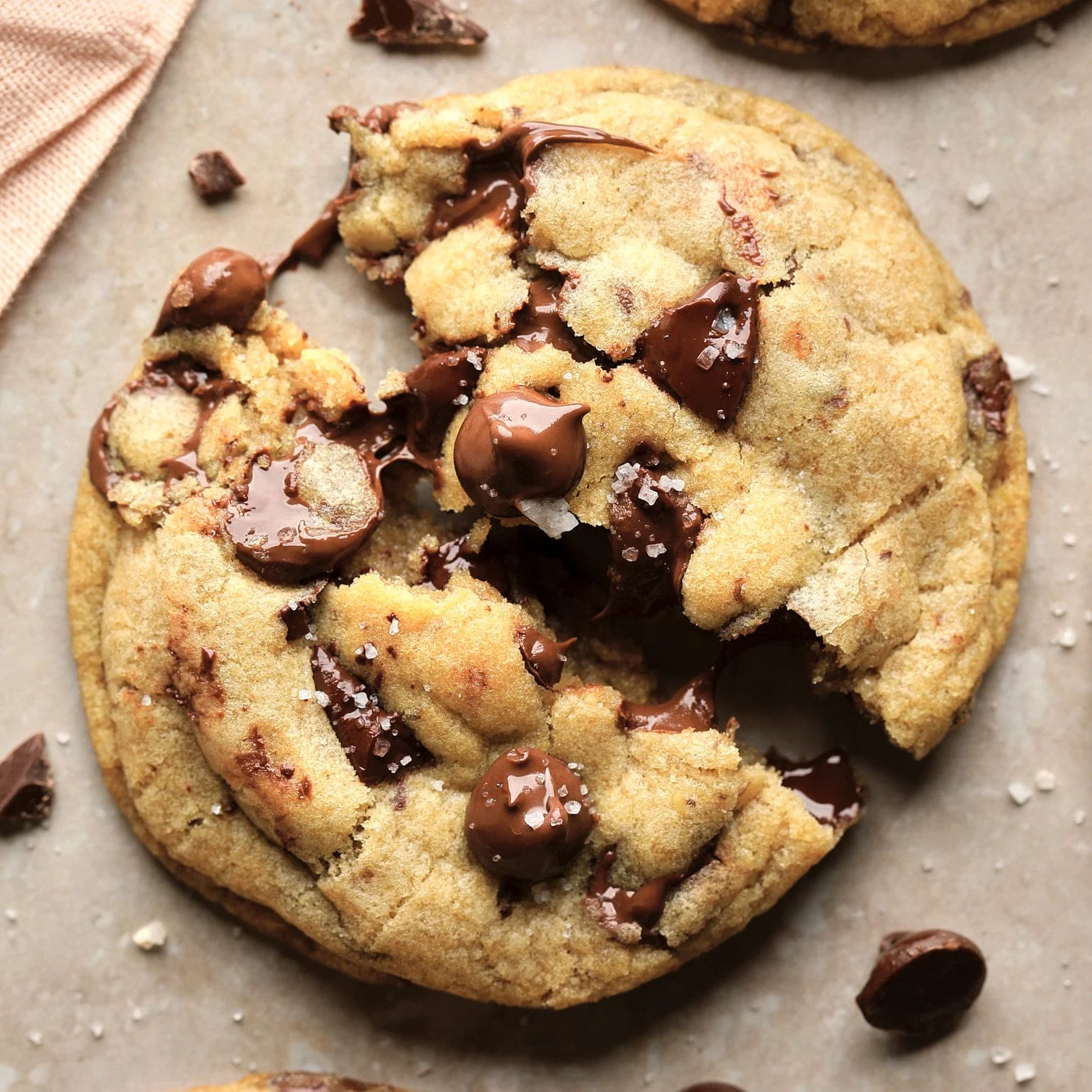 Galletas veganas recién horneadas